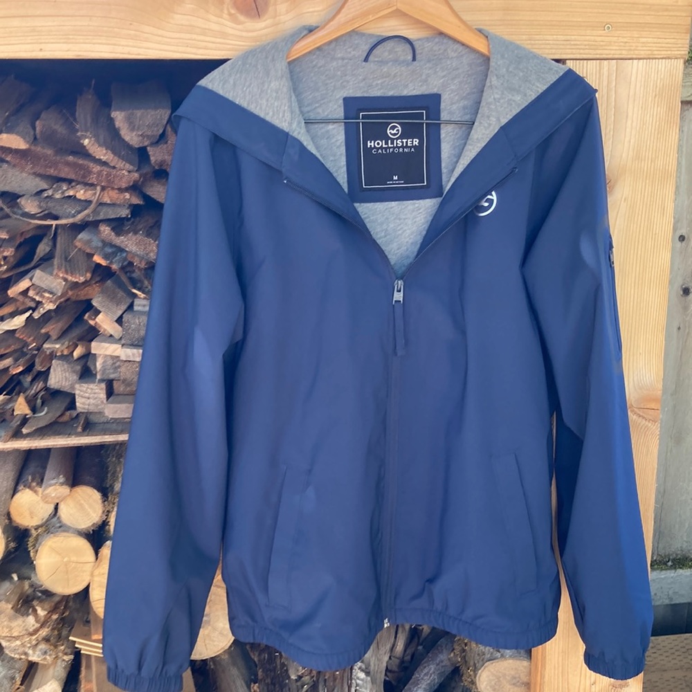 Never worn! Hollister Men’s Windbreaker, dark blue